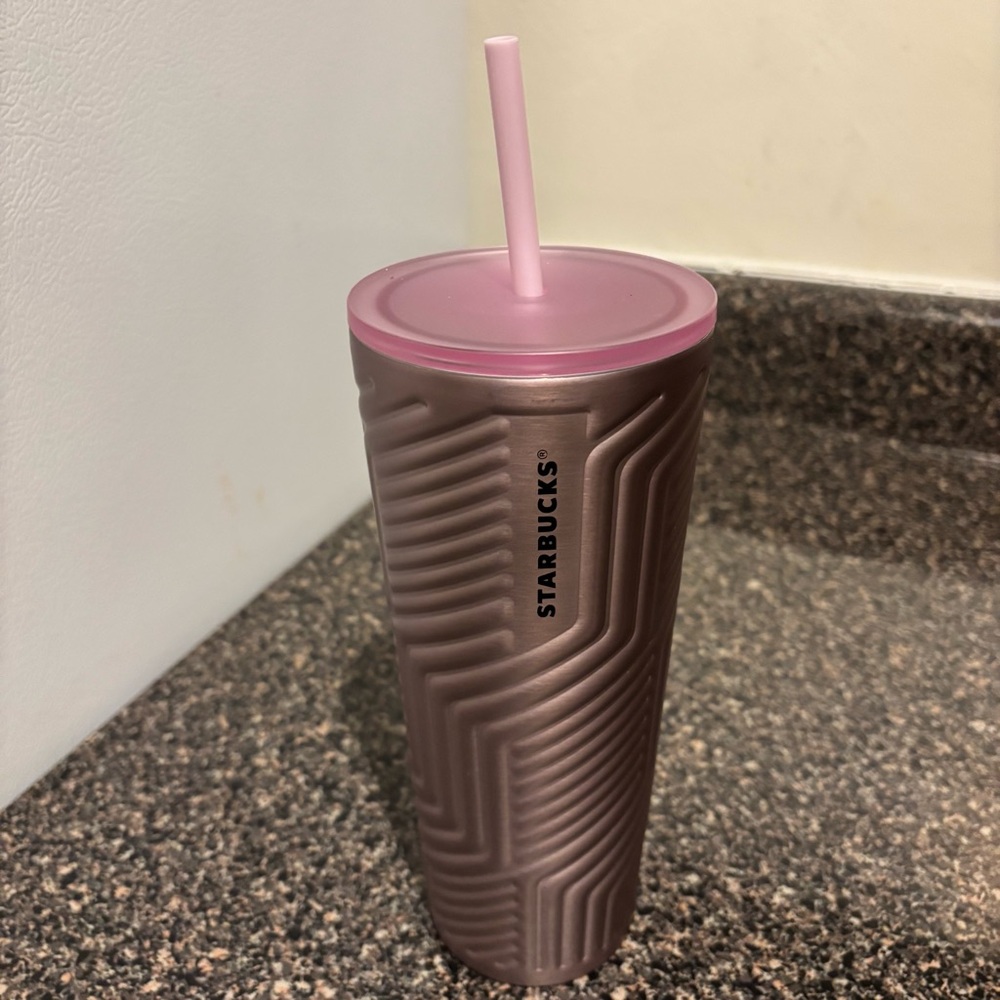 Starbucks NWT Soft Rose Geometric Cold Cup (24 oz)